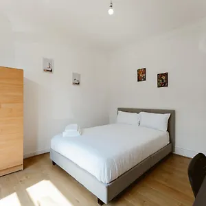 https://plaistow-cosy-double-rooms-8.cambridgehotelsuk.com