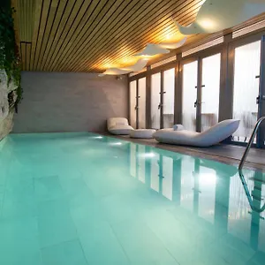 https://hotel-b55-paris.fr-paris.fr