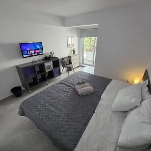 https://town-centre-suites.larnacahotels.org