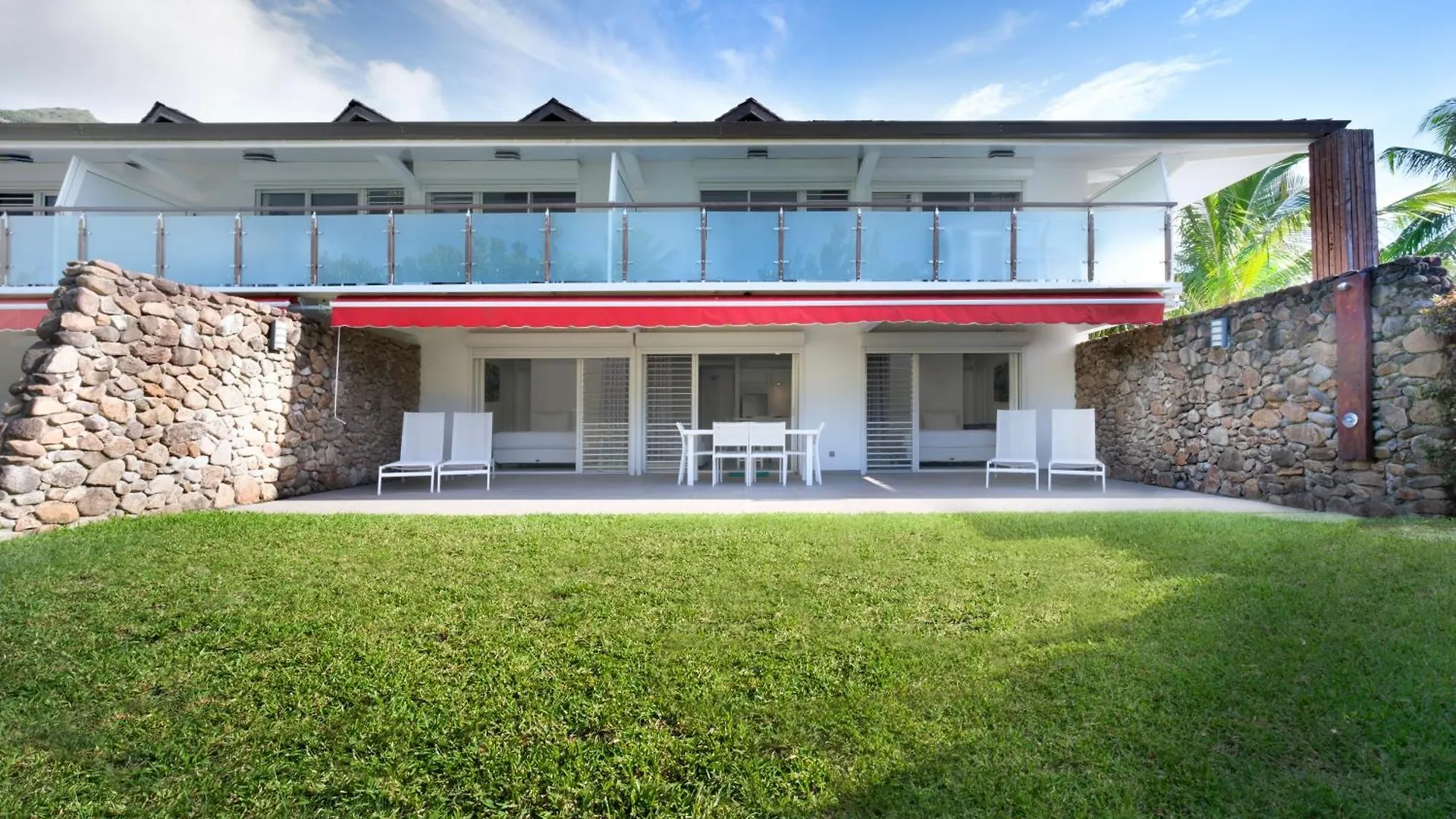 *** Apartmanhotel Moorea Sunset Beach Haapiti Francia Polinézia