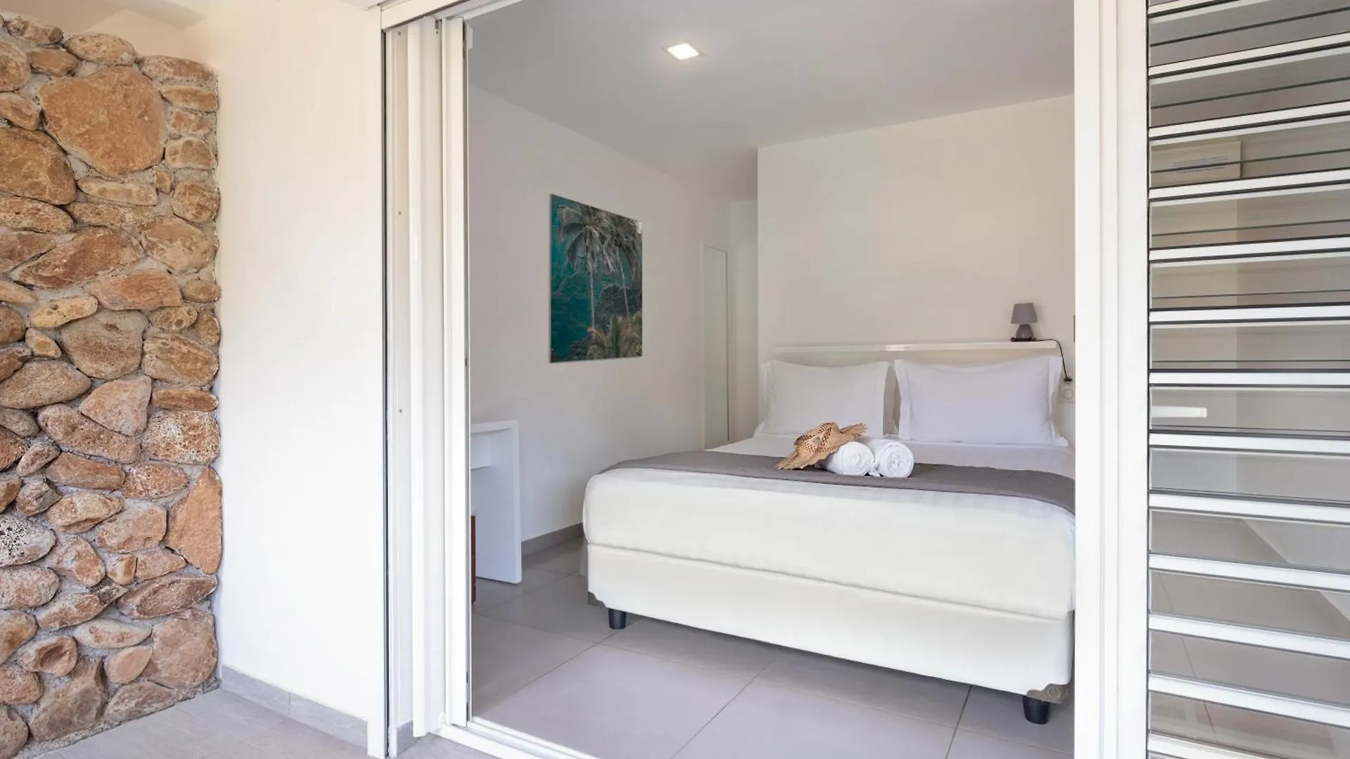 *** Apartmanhotel Moorea Sunset Beach Haapiti Francia Polinézia